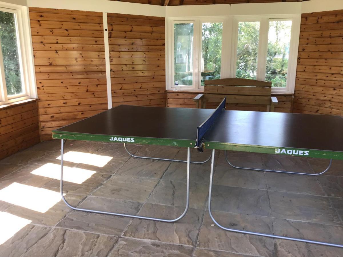 'That One' Our Cotswold Lakeside Lodge Cirencester Exteriör bild
